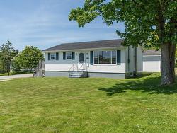 38 Hibernia Street  Yarmouth, NS B5A 2M6