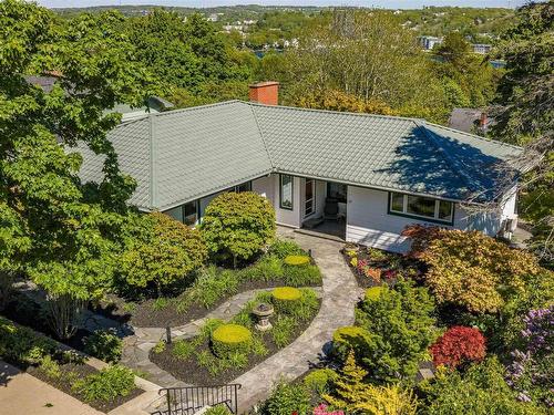 15 Lakeview Avenue, Dartmouth, NS 