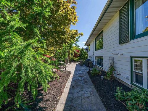 15 Lakeview Avenue, Dartmouth, NS 