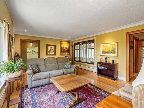 15 Lakeview Avenue, Dartmouth, NS 