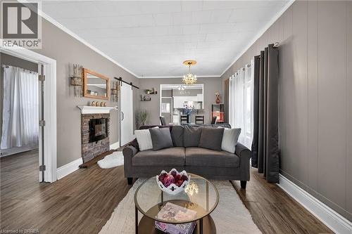 27 High Street, Brantford, ON - Indoor Photo Showing Living Room With Fireplace