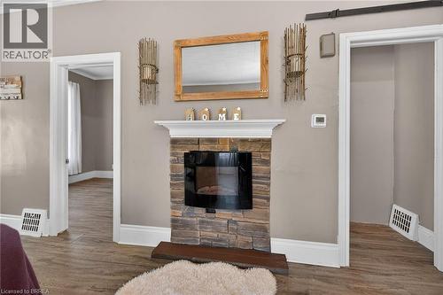 27 High Street, Brantford, ON - Indoor Photo Showing Living Room With Fireplace