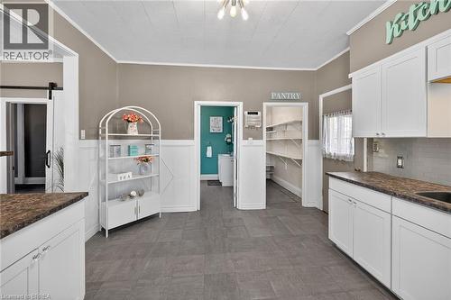 27 High Street, Brantford, ON - Indoor Photo Showing Kitchen