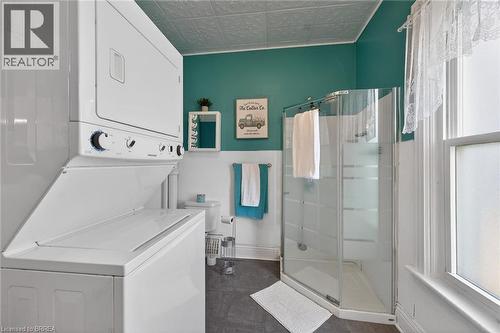 27 High Street, Brantford, ON - Indoor Photo Showing Laundry Room
