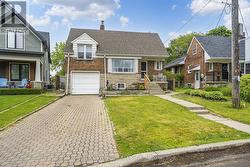 26 PARKLAND ROAD Toronto, ON M1N 1Y8