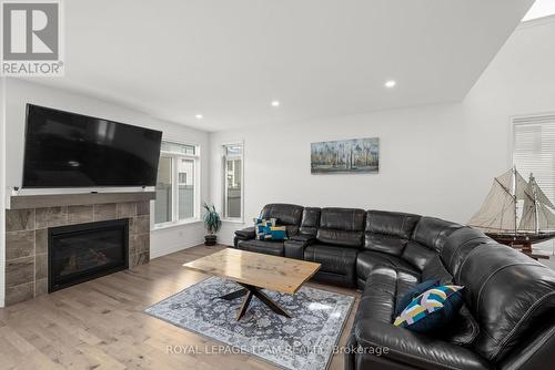 Hardwood Flooring and Gas Fire Place - 41 Whooping Crane Ridge, Ottawa, ON 