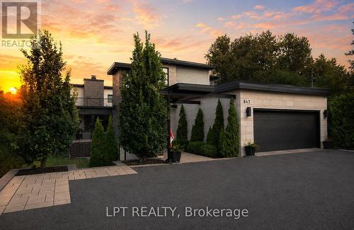 847 Walkley Road, Ottawa, ON 