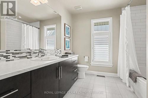 330 Devonian Way, Ottawa, ON 