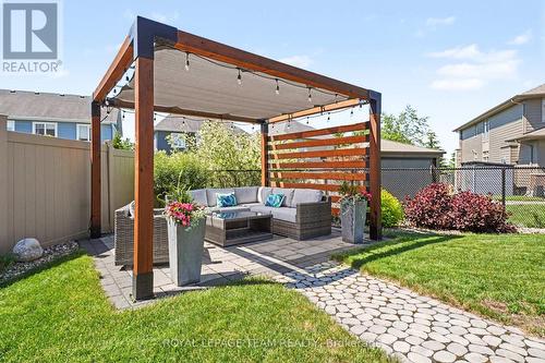 330 Devonian Way, Ottawa, ON 