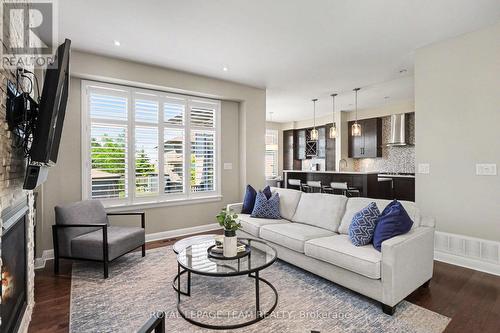 330 Devonian Way, Ottawa, ON 