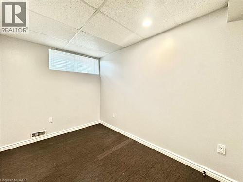 Bedroom with closet - 1333 Countrystone Drive, Kitchener, ON 