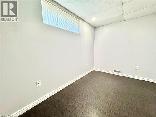 Bedroom with closet - 1333 Countrystone Drive, Kitchener, ON 
