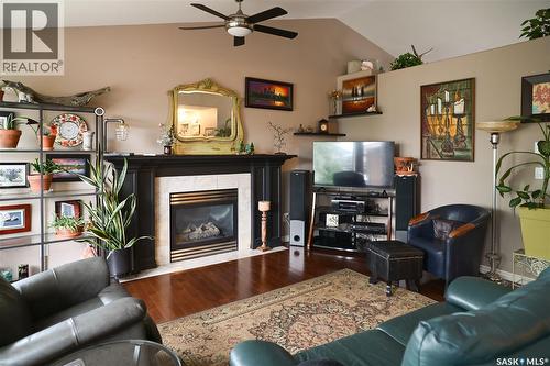 319 Stefaniuk Crescent, Saskatoon, SK 