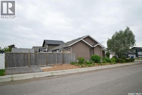 319 Stefaniuk Crescent, Saskatoon, SK 