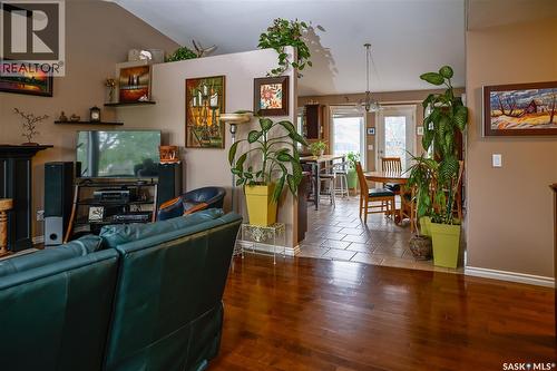 319 Stefaniuk Crescent, Saskatoon, SK 