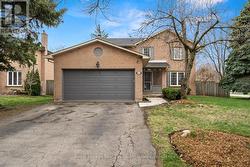 438 CLAREMONT CRESCENT Oakville, ON L6J 6K1