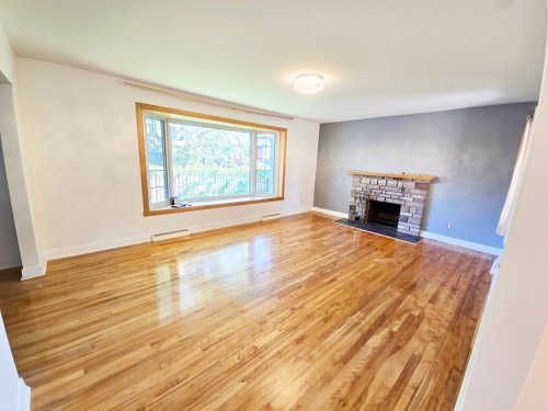 Living Room - 126 Av. Rowan, Beaconsfield, QC 