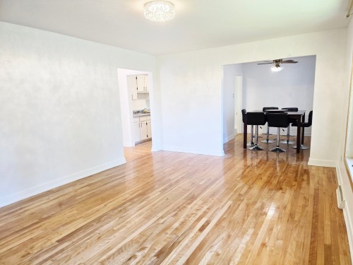 Living Room - 126 Av. Rowan, Beaconsfield, QC 