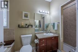 Primary Bedroom ensuite - 
