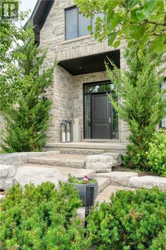 908 Fall Harvest Court, Kitchener, ON 