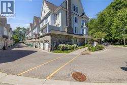 1011 DETA Road Unit# 904  Mississauga, ON L5E 0A2