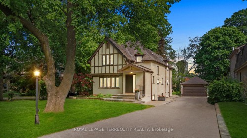 65 Burnhamthorpe Crescent, Toronto, ON 