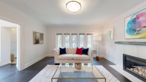 65 Burnhamthorpe Crescent, Toronto, ON 