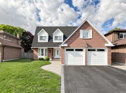 46 Gaslight Crescent Toronto, ON M1C 3S8