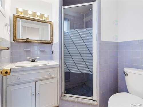 Master Bathroom - 1010 Rue Ridgewood, Laval (Chomedey), QC 
