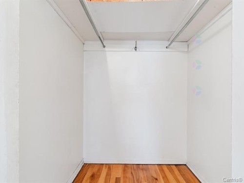 Closet - 1010 Rue Ridgewood, Laval (Chomedey), QC 
