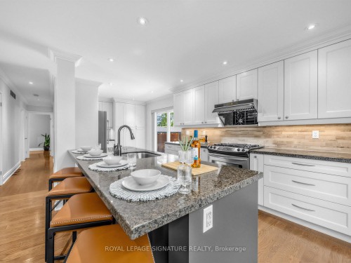 83 Berkinshaw Crescent, Toronto, ON - Indoor Photo Showing Kitchen With Upgraded Kitchen
