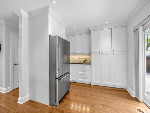 83 Berkinshaw Crescent, Toronto, ON - Indoor Photo Showing Kitchen