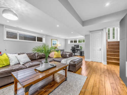 83 Berkinshaw Crescent, Toronto, ON - Indoor Photo Showing Living Room