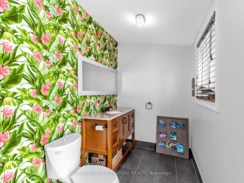 83 Berkinshaw Crescent, Toronto, ON - Indoor Photo Showing Other Room