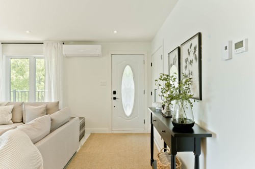 Hall d'entrée/Vestibule - 375 Rue Des Sapins, Sainte-Catherine-De-Hatley, QC 