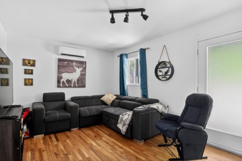 Living Room - 1121 4E Rang, Saint-Étienne-Des-Grès, QC 