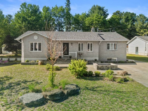 2950 Rue Johanne  Sainte-Julienne, QC J0K 2T0
