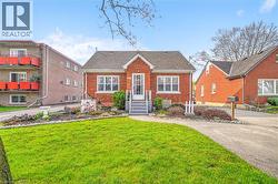 32 FULTON Street  Brantford, ON N3R 4E5