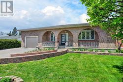 33 NORICE STREET  Ottawa, ON K2G 2X3