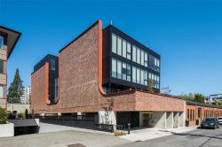 #205-430 Parry St Victoria, BC V8V 2H7