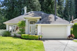787 Walema Ave Saanich, BC V8Y 3B1