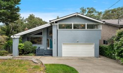 4143 Cedar Hill Rd Saanich, BC V8N 3C2