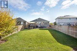 Backyard: Lots of Room - 