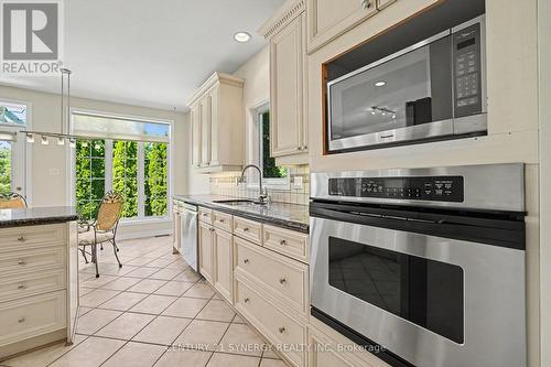 Eat in Kitchen - 17 Warnock Way, Ottawa, ON 