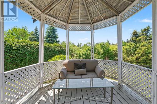 Pergola - 17 Warnock Way, Ottawa, ON 