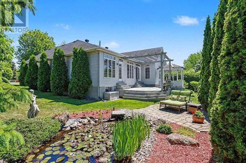 Private Backyard - 17 Warnock Way, Ottawa, ON 