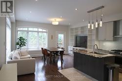 12 SOMBRERO LANE  Richmond Hill, ON L4C 6E5