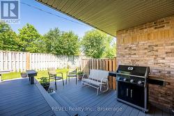 Fantastic BBQ area with NG hook up. - 