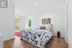 primary bedroom w/ 3pc ensuite and walk-in closet - 