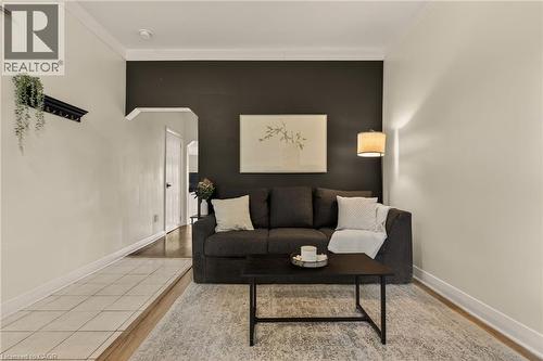 153 Ferrie Street E, Hamilton, ON - Indoor Photo Showing Living Room